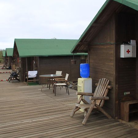 Floreana Lava Lodge Puerto Velasco Ibarra ภายนอก รูปภาพ